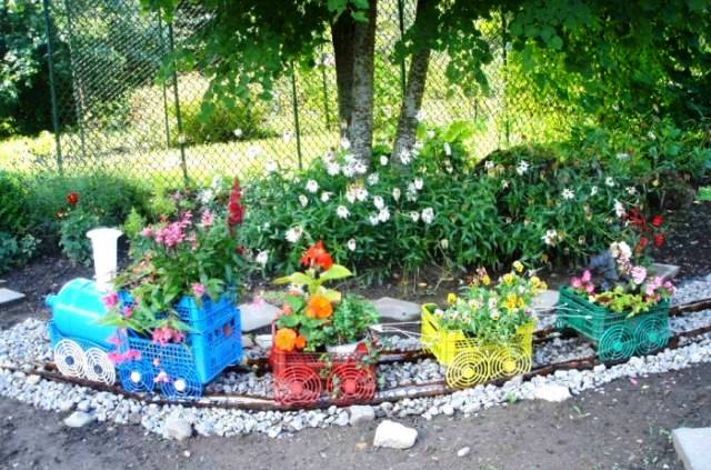 Украшения и поделки в саду Украшения и поделки в саду