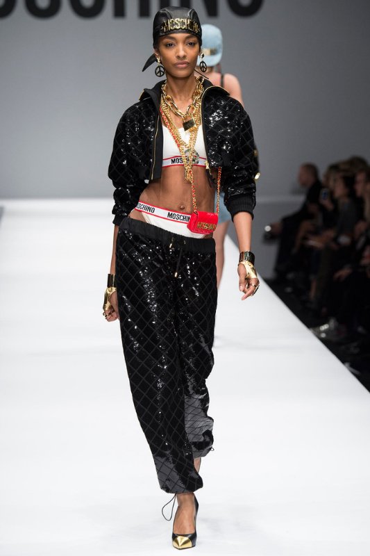 Неделя моды в Нью Йорке: Moschino осень-зима 2014/2015 Неделя моды в Нью Йорке: Moschino осень-зима 2014/2015