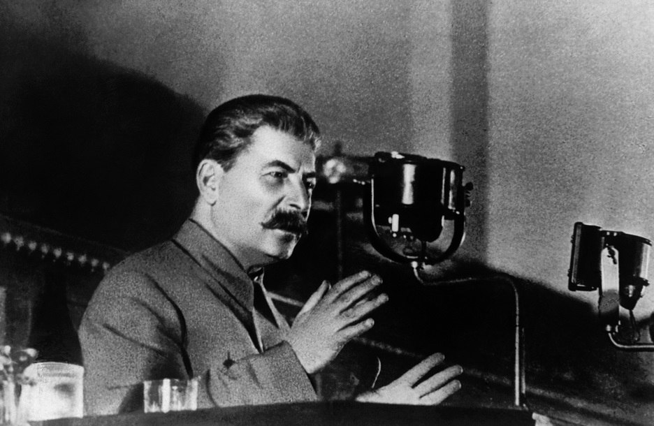 Борис Бажанов о Сталине: "Скрытен и хитёр чрезвычайно. Мстителен необыкновенно" Борис Бажанов о Сталине: "Скрытен и хитёр чрезвычайно. Мстителен необыкновенно"
