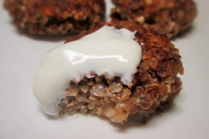 Гречневые котлеты с творогом. \ Фото: w-say.ru. 8 бесподобно вкусных блюд из гречки, которые придутся по вкусу истинным гурманам