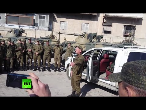 Российский солдат зачитал рэп на улице в Алеппо