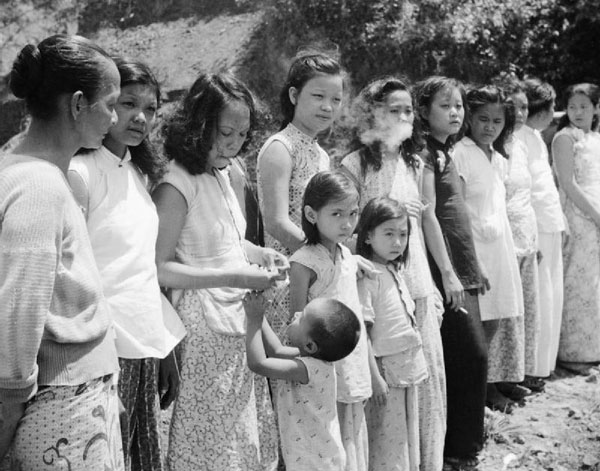 Китайские и малайские девушки, захваченные японцами для использования в качестве проституток на японских «станциях утешений». Источник: wikipedia.org