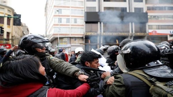 Парламент Боливии не смог отправить в отставку Эво Моралеса