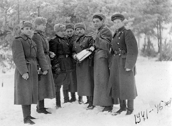 Как советские военные с легкостью вычисляли немецких шпионов под Ленинградом Как советские военные с легкостью вычисляли немецких шпионов под Ленинградом