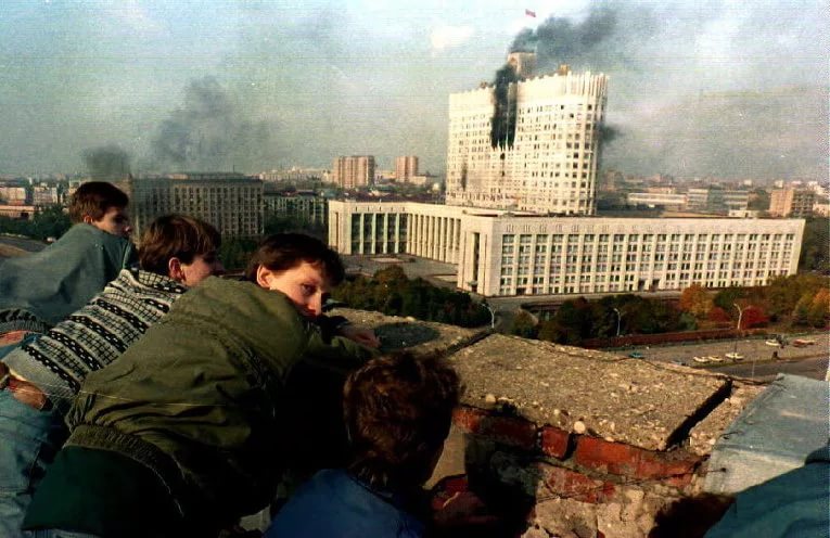 видео штурм белого дома в москве 1993 видео штурм белого дома в москве 1993