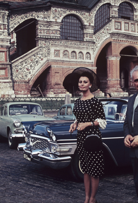 Софи Лорен в Москве в 1965 году. Софи Лорен в Москве в 1965 году.