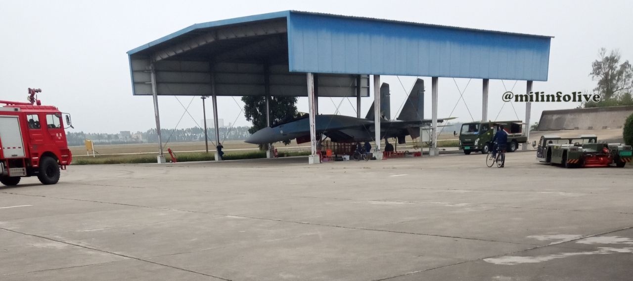 Китайские Су-35 на китайском аэродроме