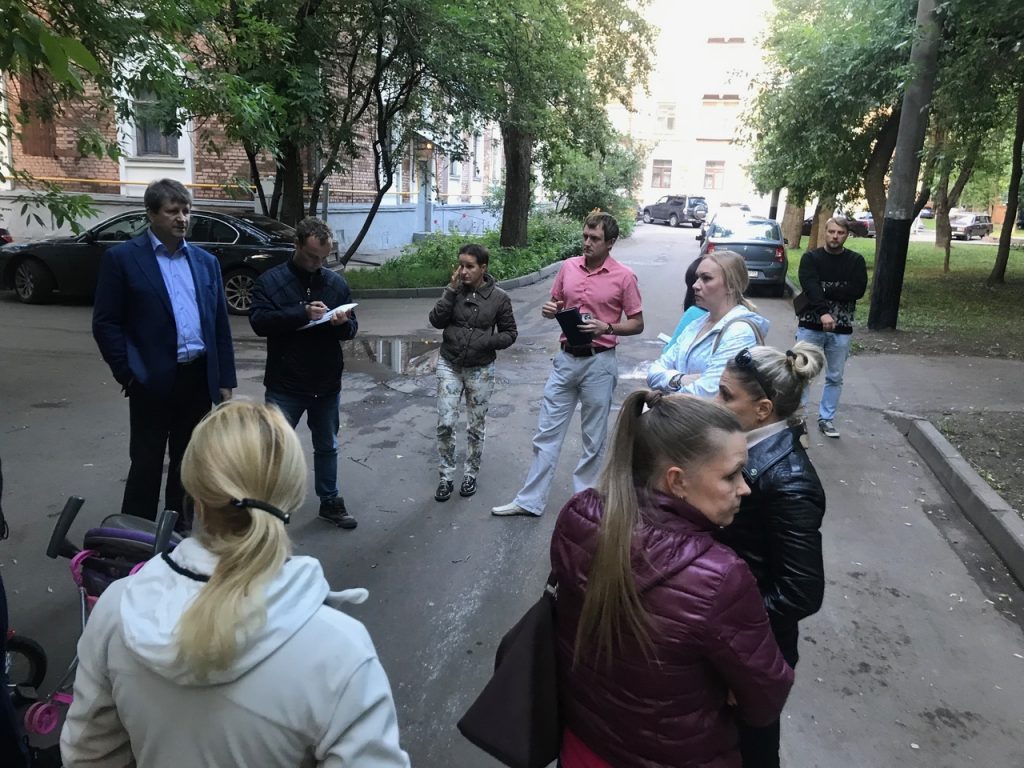 Владимир Кузьменко оценит качество содержания дворов на Бибиревской Фото предоставлено управой