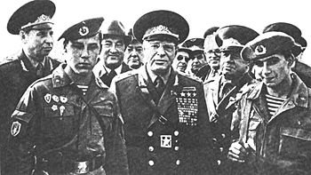 Маршалы СССР: начальник Генштаба ВС Н. В. Огарков, министр обороны Д. Ф. Устинов, начальник ГлавПУР СА и ВМФ А. А. Епишев
на военных учениях «Запад-81».