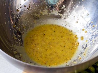Салат из копченой горбуши с лисичками и восковой фасолью