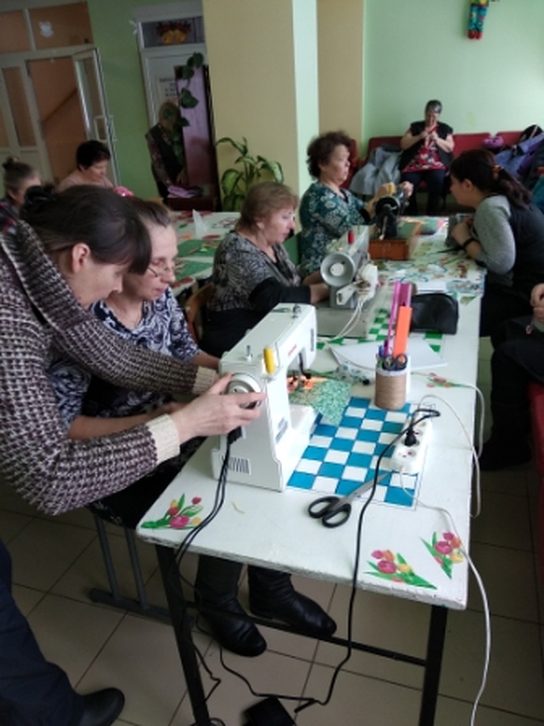 Клубы «Бабушкин лоскуток» открылись в феврале в шести поселениях Зуевского района Кировской области. Фото: Официальный сайт органов местного самоуправления Зуевского района Кировской области