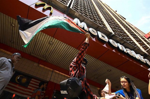McDonalds опровергает обвинения в спонсировании израильской операции в секторе Газа