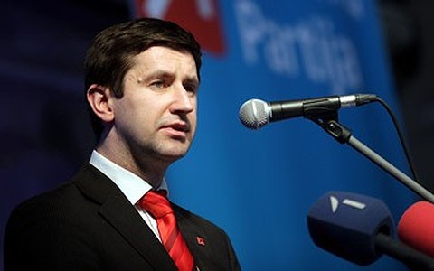 Домбровский: премьер должен изменить стиль работы BNN-NEWS.RU