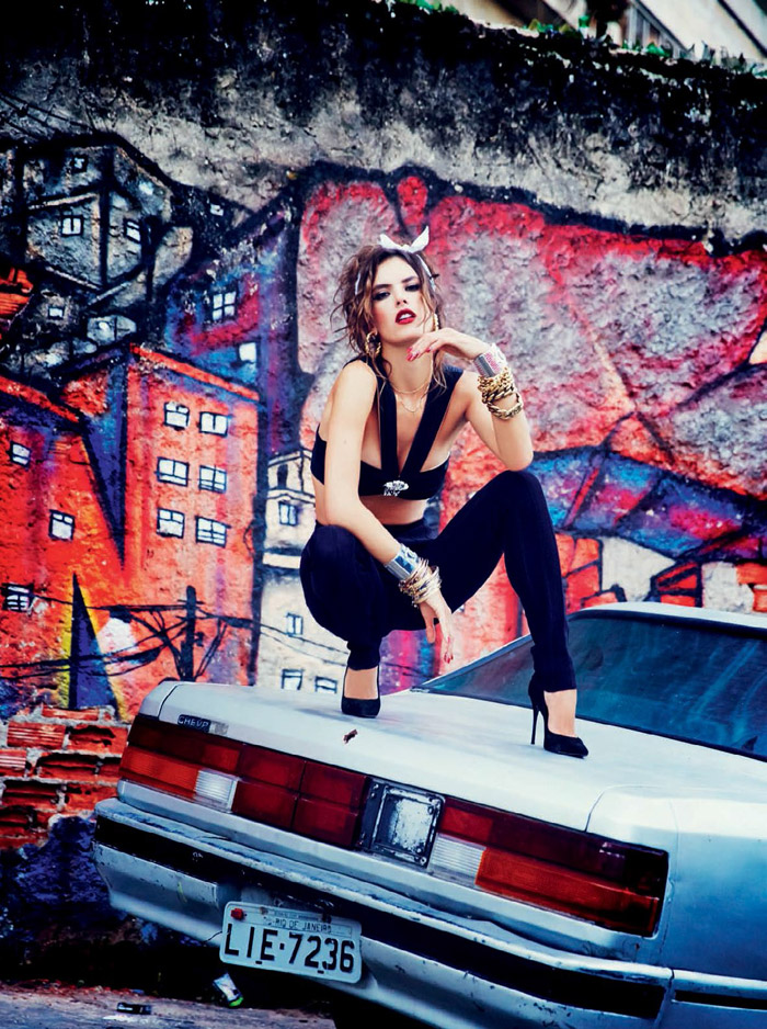 Алессандра Амбросио (Alessandra Ambrosio) в фотосессии Эллен фон Унверт (Ellen von Unwerth) для журнала Vogue Brazil (сентябрь 2014), фото 9