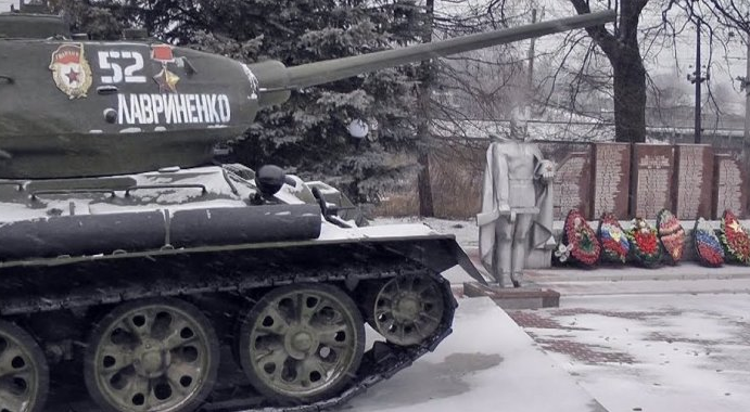 Как танкист Лавриненко один отбил у немцев небольшой городок