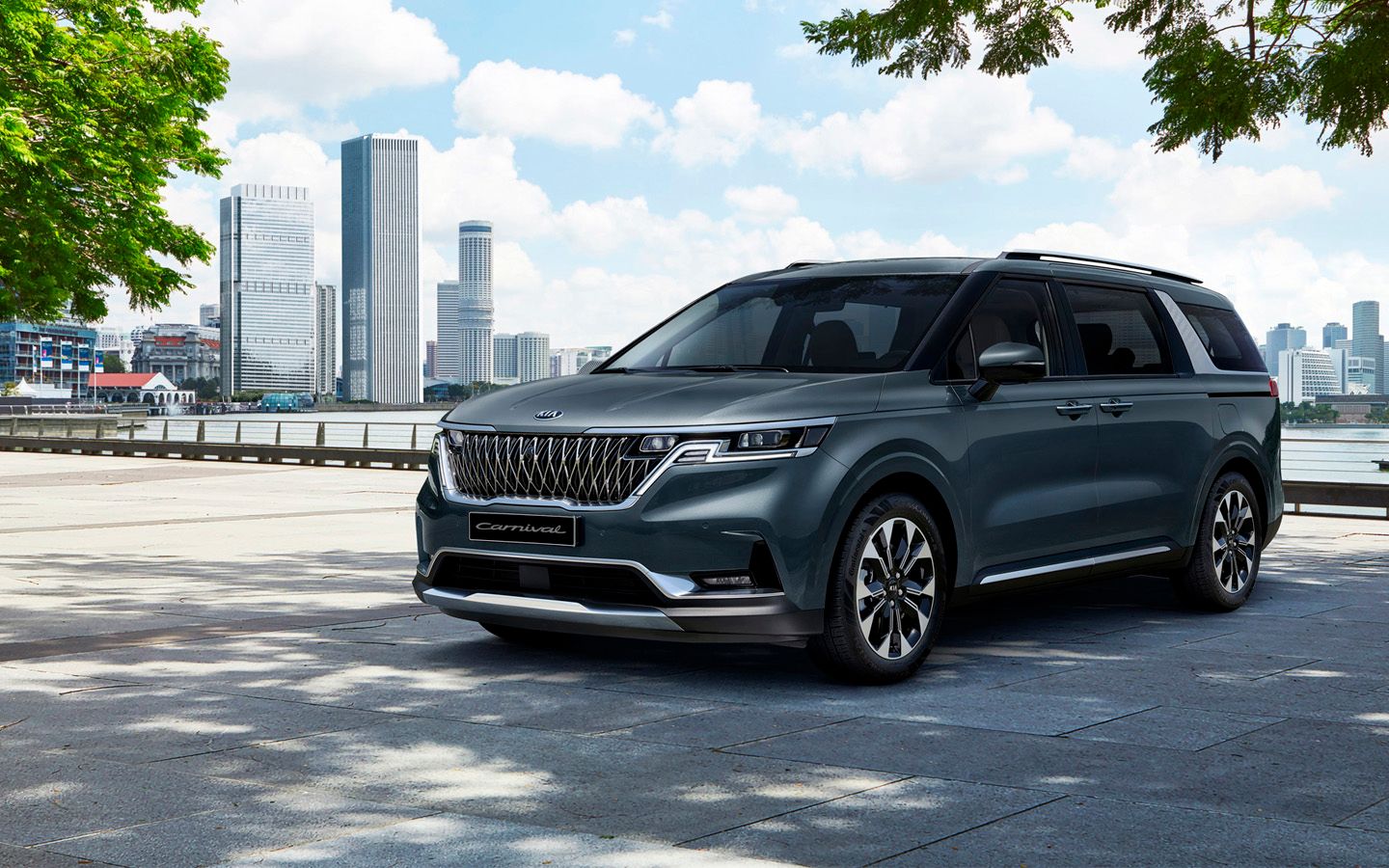 Большой минивэн Kia Carnival для России Большой минивэн Kia Carnival для России