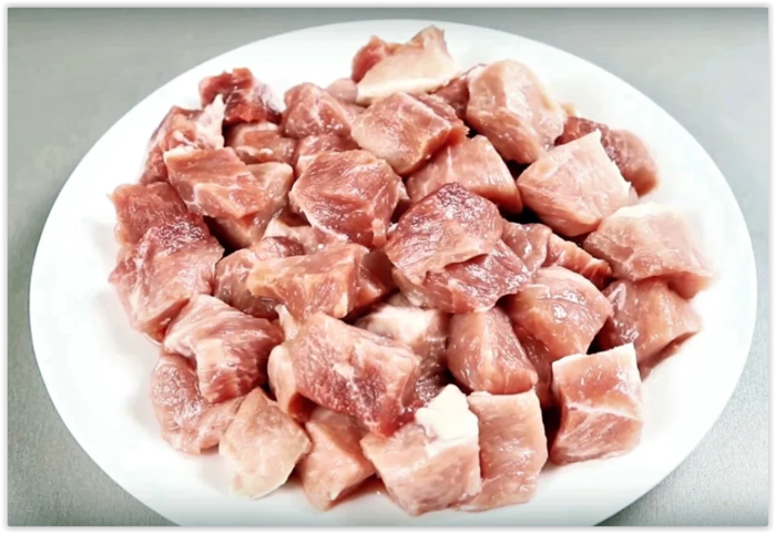 Рецепт бархатного мяса в луковом соусе