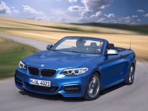 BMW готовит презентацию нового кабриолета M 235i BMW готовит презентацию нового кабриолета M 235i