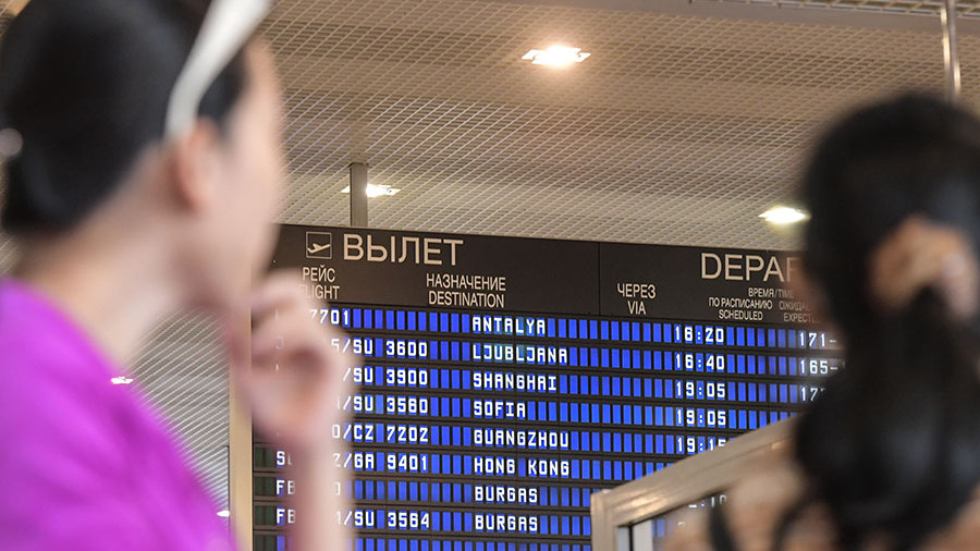 В аэропортах начали измерять температуру российским туристам из Турции