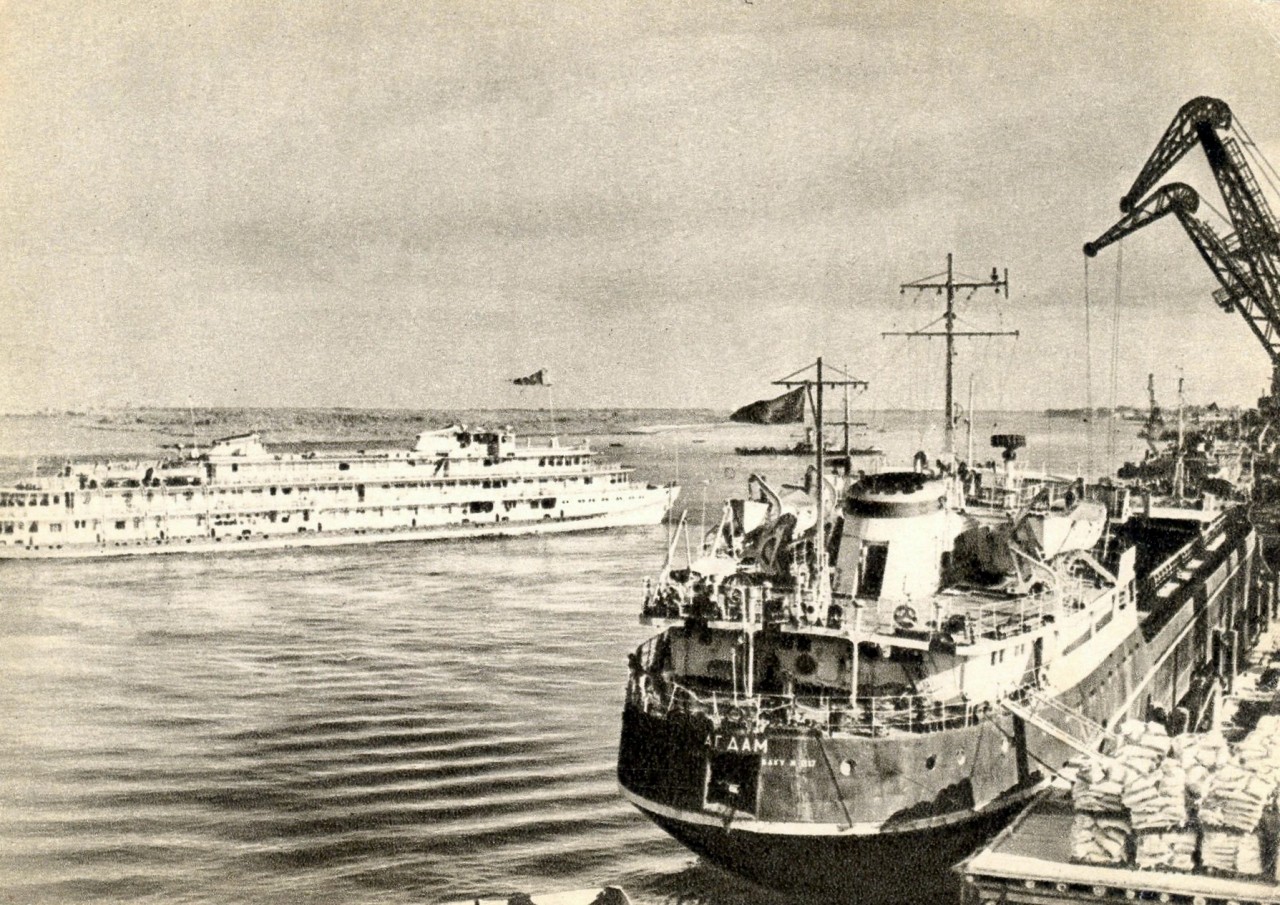 ZAVODFOTO / История городов России в фотографиях: Астрахань в 1963 году ZAVODFOTO / История городов России в фотографиях: Астрахань в 1963 году