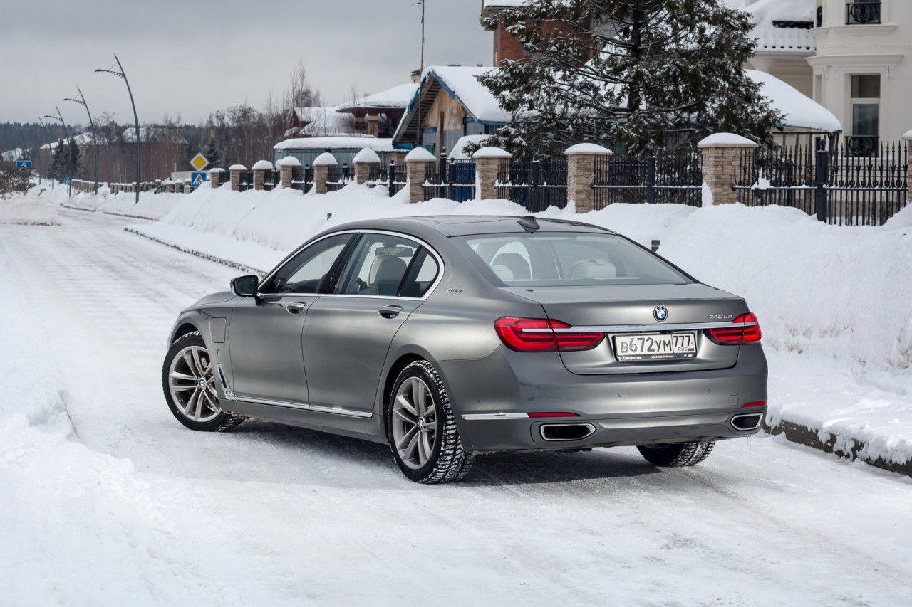 Genesis G90 L, BMW 740Le и спор двух Михаилов. Фото 6