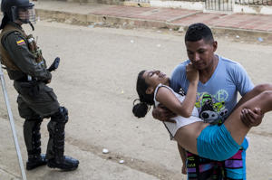 A teenage girl is brought to hospital in Carmen de …
