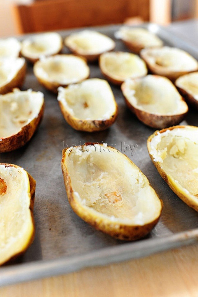 Картофель запеченный в кожуре Картофель запеченный в кожуре