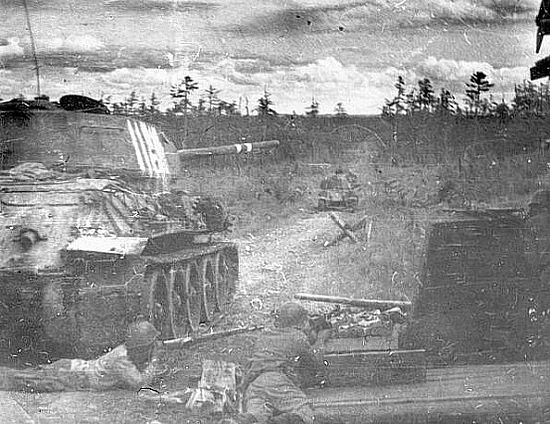 Советский танк Т-34 в боях за юг Сахалина