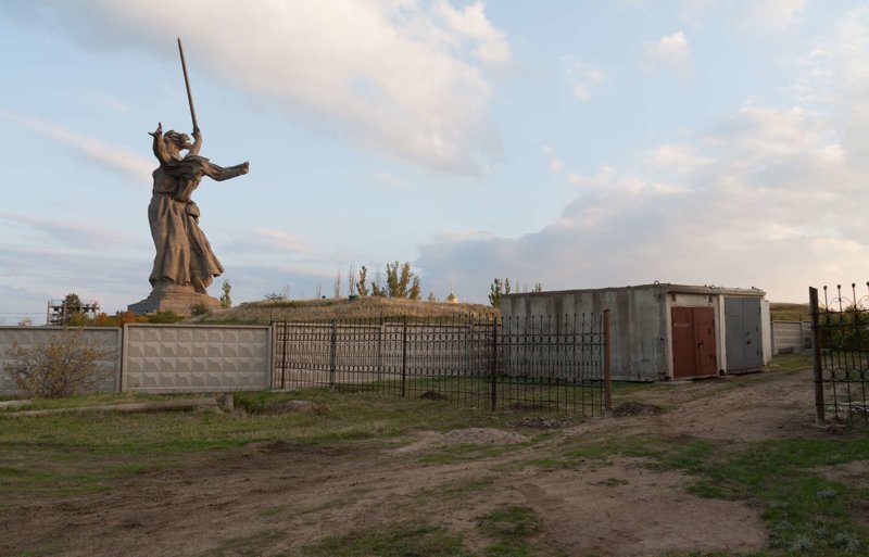Родина-Мать нетуристическая: 30 необычных взглядов на самый большой памятник Европы Родина-Мать нетуристическая: 30 необычных взглядов на самый большой памятник Европы Родина мать, архитектура, волгоград, город, памятник, родина, эстетика