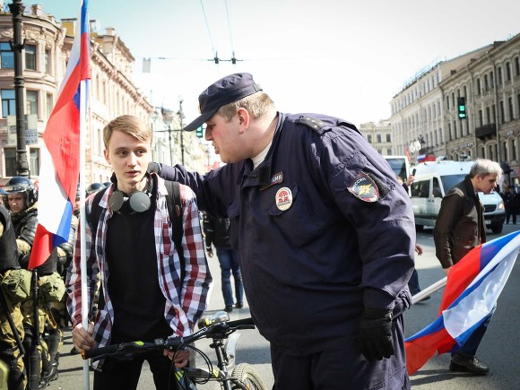 Первомайская провокация в Петербурге - обкатка «цветной революции»