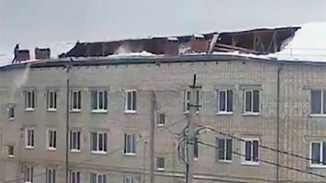 Видео: обрушение крыши дома во Владимирской области из-за снега