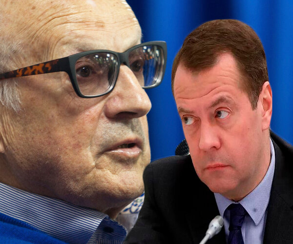 Пионтковский: зачем Сурков и Медведев написали о «государстве Путина», начали расхваливать президента? Пионтковский: зачем Сурков и Медведев написали о «государстве Путина», начали расхваливать президента?