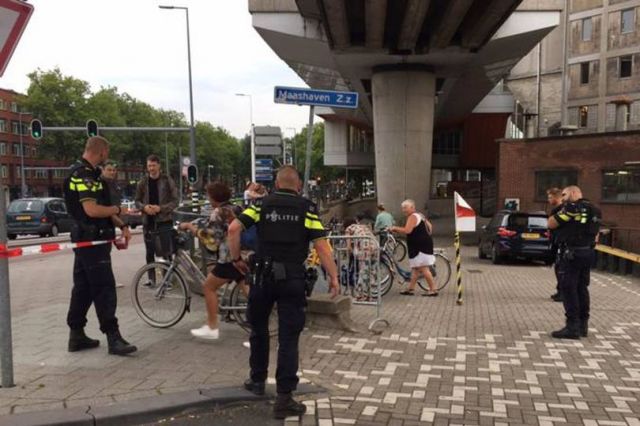 Посетители рок-концерта в Роттердаме эвакуированы из-за угрозы терроризма