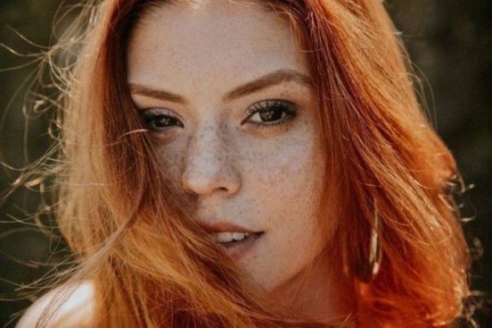 Милые рыжеволосые девушки с веснушками Милые рыжеволосые девушки с веснушками