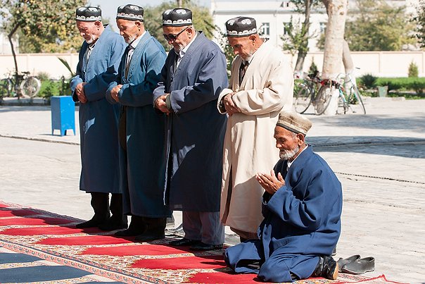 Obama a donné gens heureux Nouvel An ouzbeks.  Peuple ouzbek tendus ...