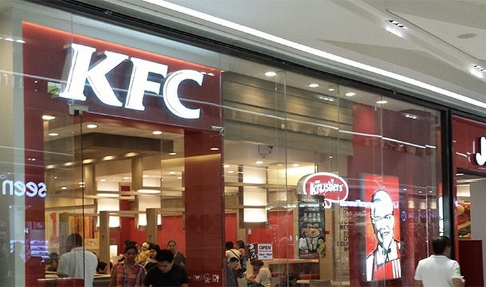Места в KFC заказывают за несколько месяцев. Места в KFC заказывают за несколько месяцев.