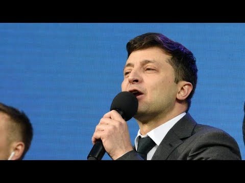 Кандидат в президенты Украины Зеленский произносит речь после оглашения предварительных результатов