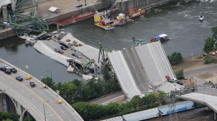 Мост «I-35W»| Фото: WCCO. «Просчитались»: 9 архитектурных ошибок, которые обернулись трагедией