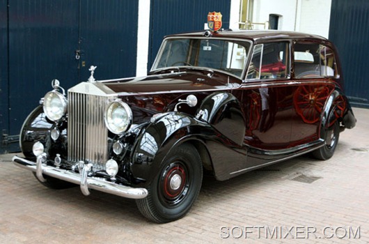 royal-rolls-royce-phantom royal-rolls-royce-phantom