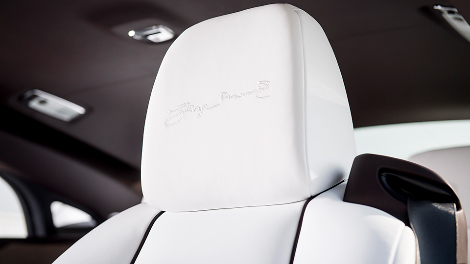 Автопроизводитель сделает девять специальных купе Wraith. Фото 3