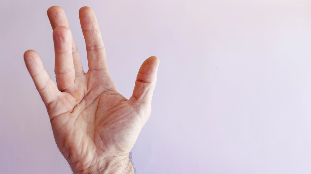 Учёные обнаружили, что люди, у которых безымянные пальцы длиннее указательных, могут быть выносливее