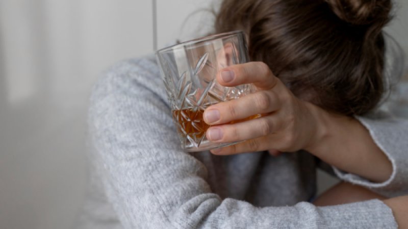 Названы отражающиеся на внешности признаки алкоголизма