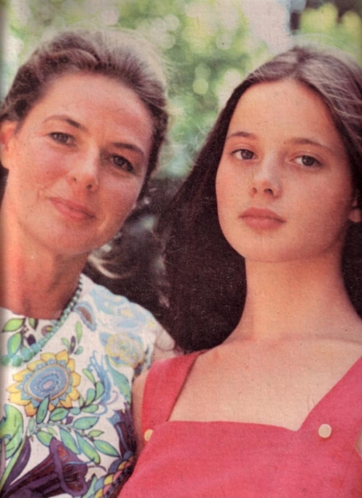     .  / Ingrid Bergman & Isabella Rossellini. Photo