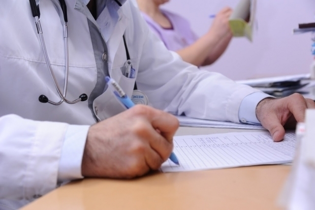 Врачи предупредили о костоломной лихорадке денге перед сезоном отпусков