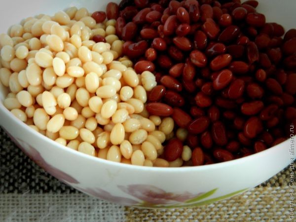 Куриный салат с фасолью