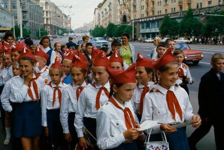 Жизнь людей в СССР (127 фото)