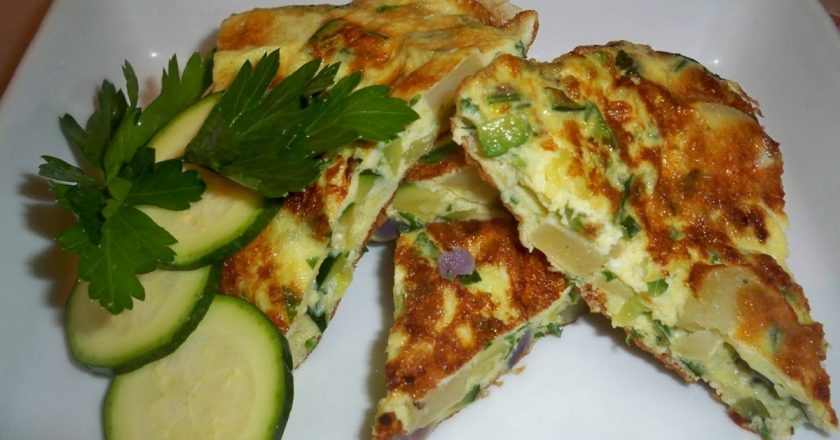 Омлет с кабачками в мультиварке рецепт