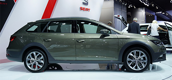 Seat Leon получил внедорожную версию