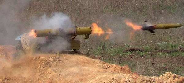 Пока Т-90 держит прямой удар TOW2, «Леопард-2» горит как спичка от «Фагота» Пока Т-90 держит прямой удар TOW2, «Леопард-2» горит как спичка от «Фагота»