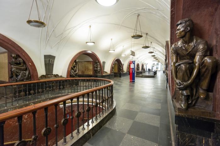 10 самых красивых станций метро Москвы 10 самых красивых станций метро Москвы